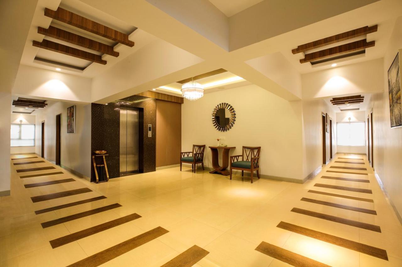 Click Hotel Нашик Екстер'єр фото