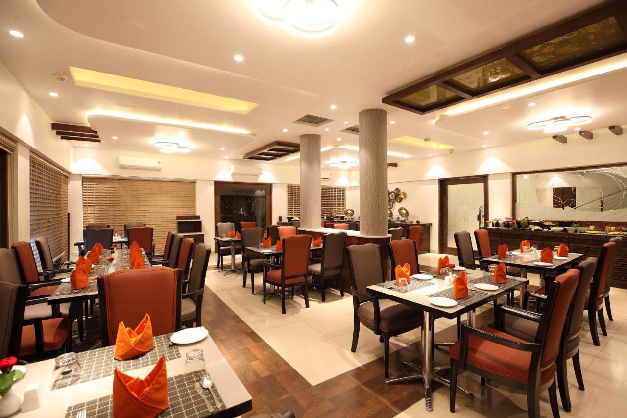 Click Hotel Нашик Екстер'єр фото