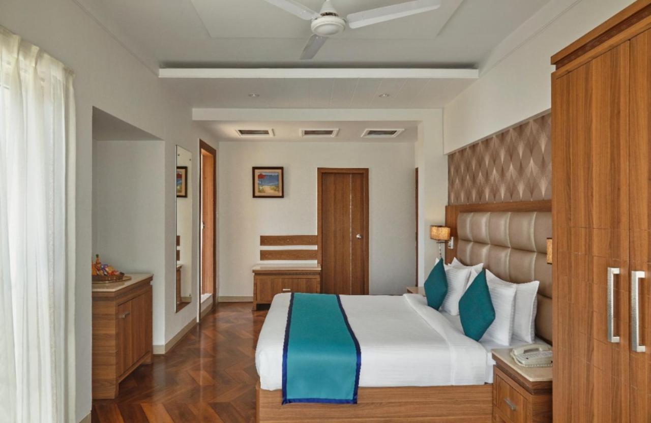 Click Hotel Нашик Екстер'єр фото