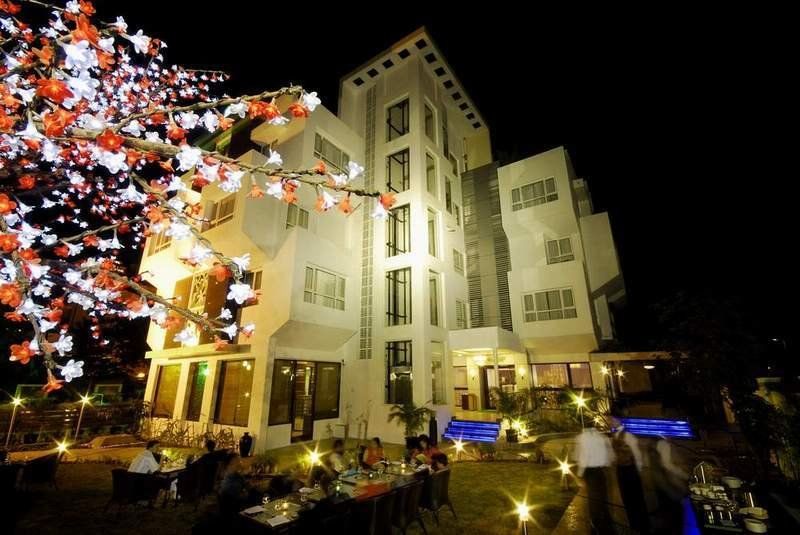 Click Hotel Нашик Екстер'єр фото