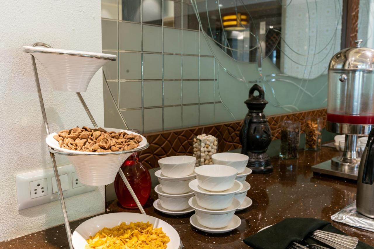 Click Hotel Нашик Екстер'єр фото