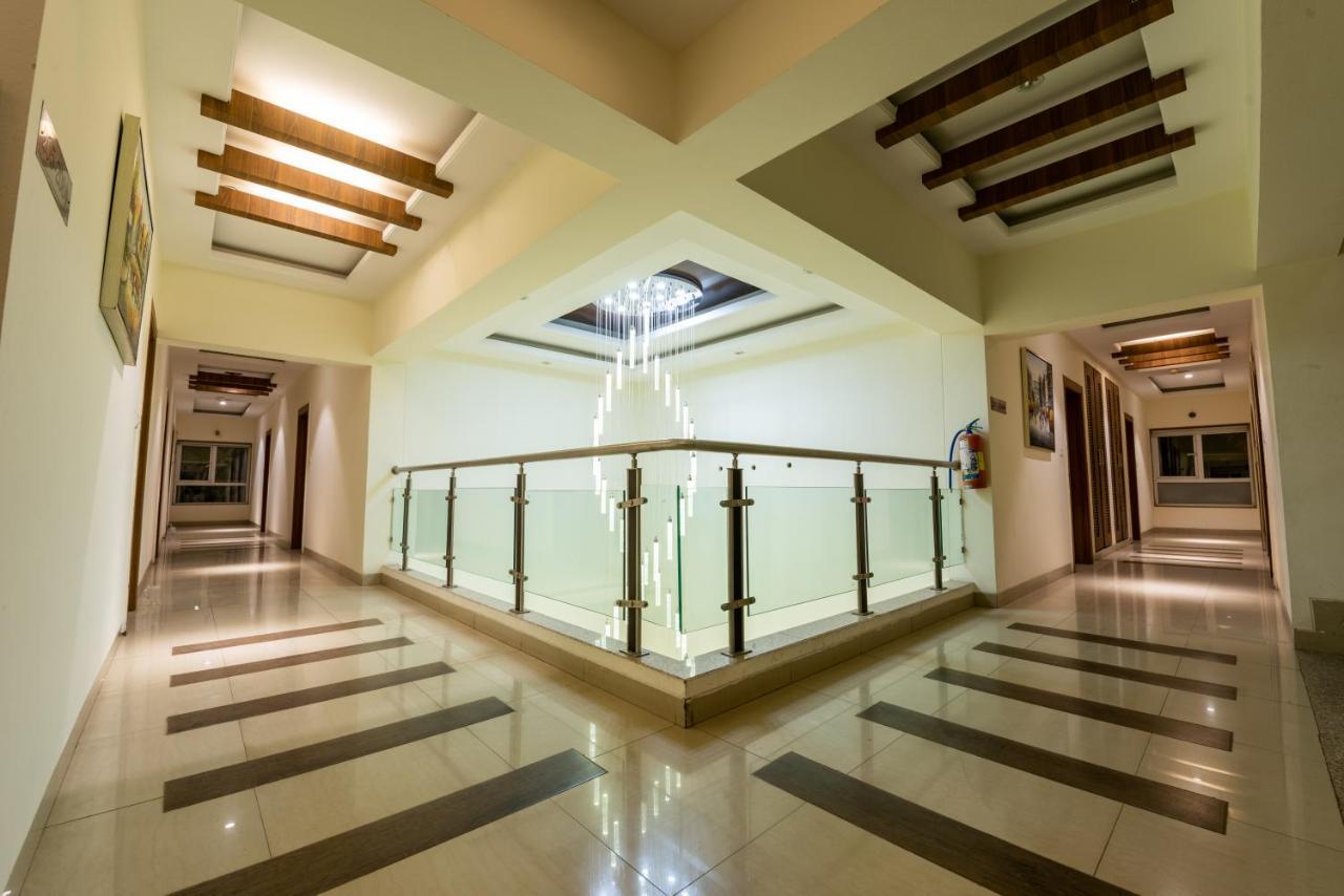 Click Hotel Нашик Екстер'єр фото