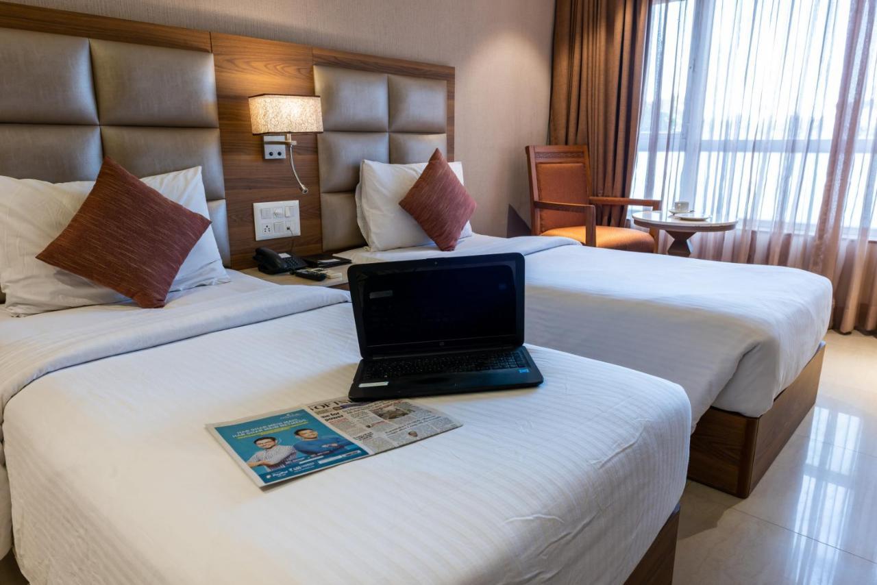 Click Hotel Нашик Екстер'єр фото