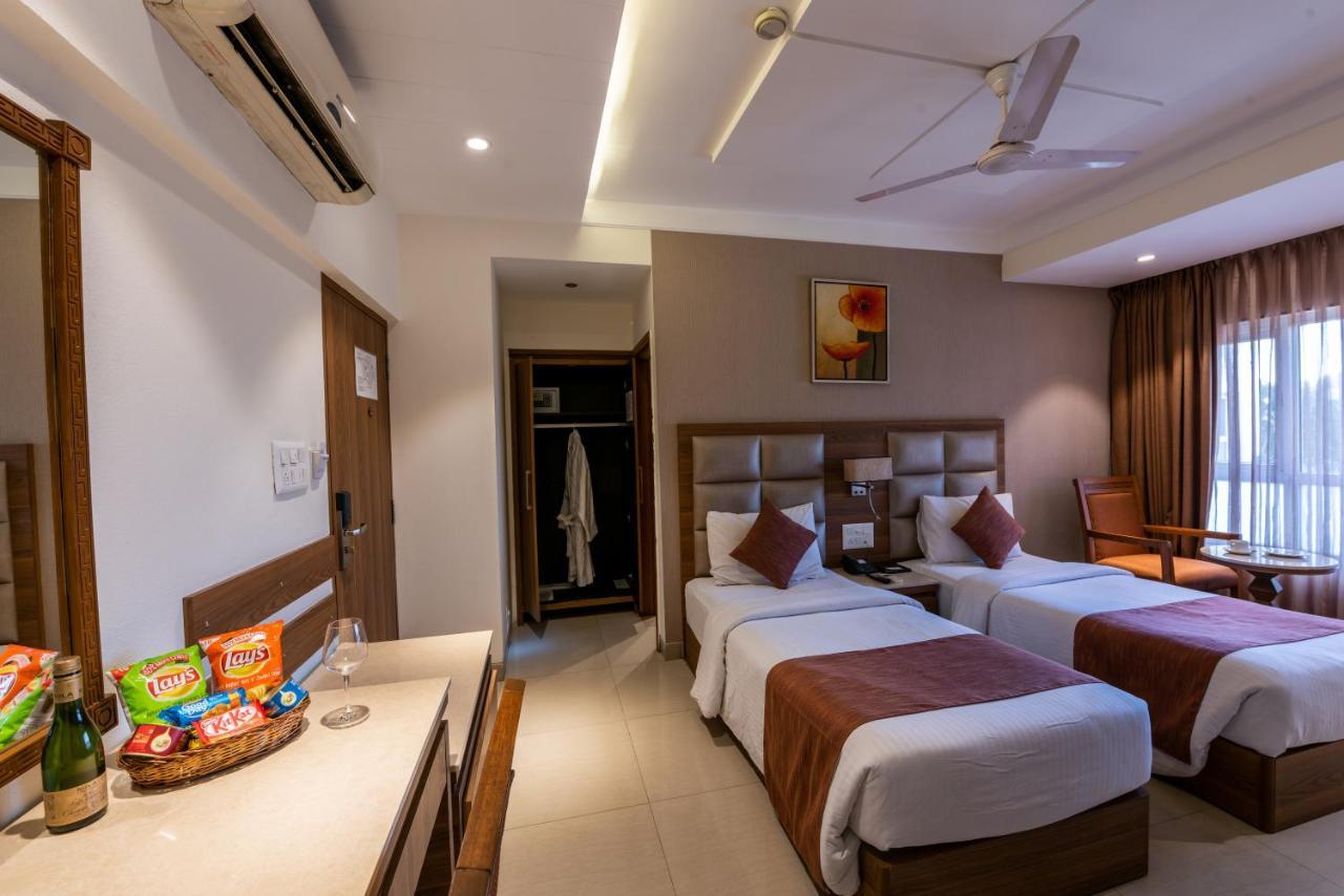 Click Hotel Нашик Екстер'єр фото